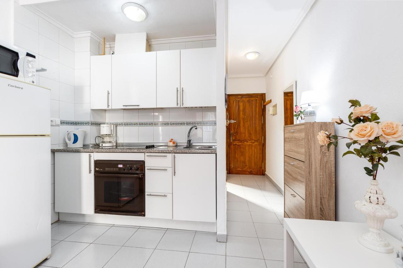 Apartment Studio Relax Almudena ตอร์เรเวียคา ภายนอก รูปภาพ