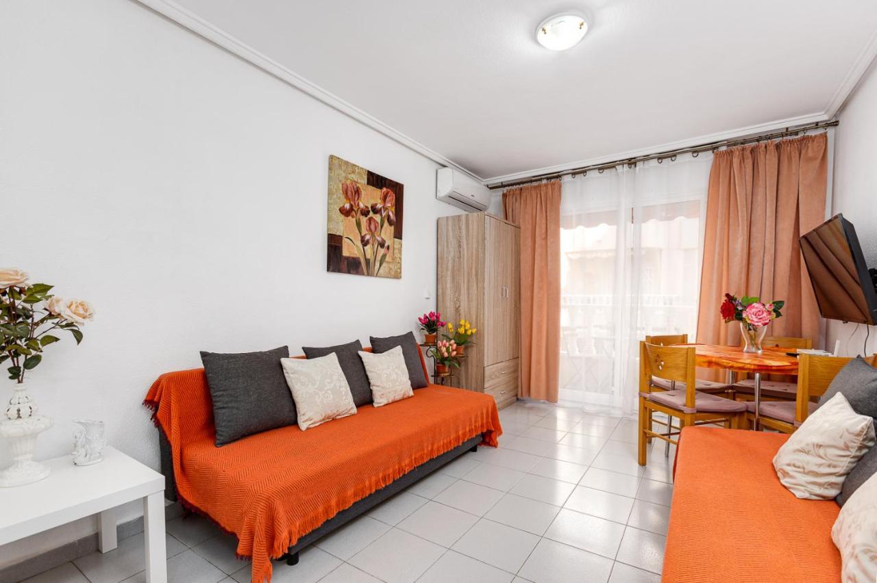 Apartment Studio Relax Almudena ตอร์เรเวียคา ภายนอก รูปภาพ