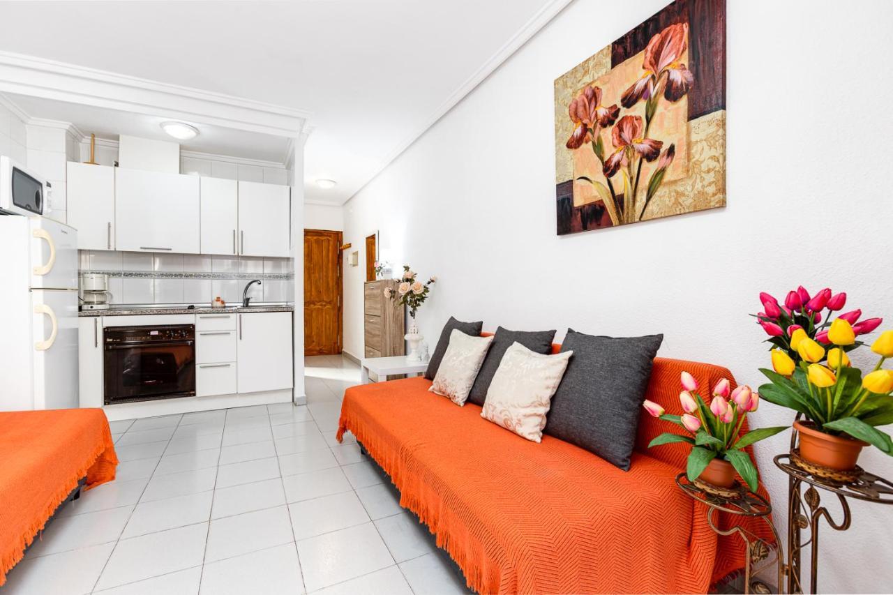 Apartment Studio Relax Almudena ตอร์เรเวียคา ภายนอก รูปภาพ