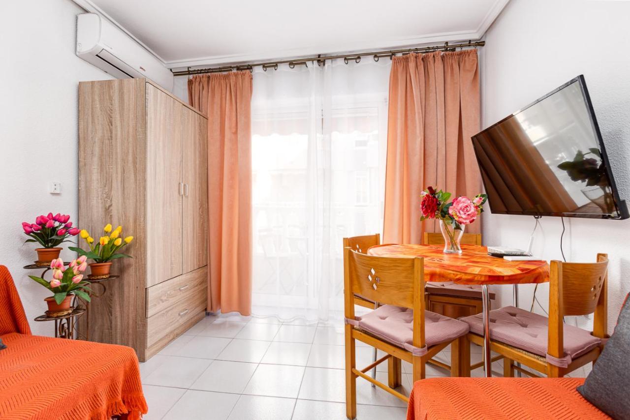 Apartment Studio Relax Almudena ตอร์เรเวียคา ภายนอก รูปภาพ